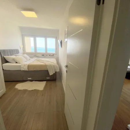 Luxury Dream * Split